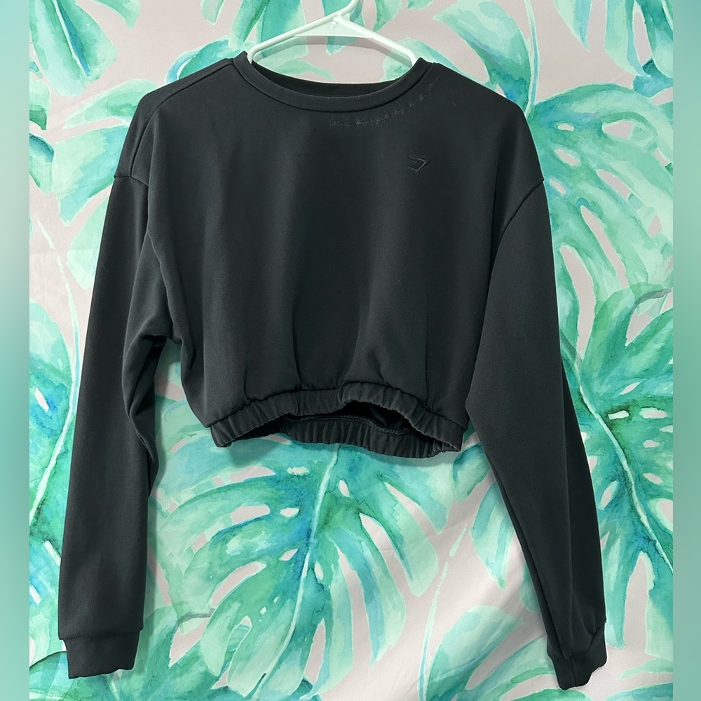 Gymshark Whitney Cropped Pullover in Black, size Small